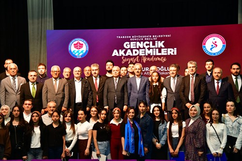 Ulaştırma ve Altyapı Bakanı Sayın Abdulkadir Uraloğlu  Gençlerle Buluştu