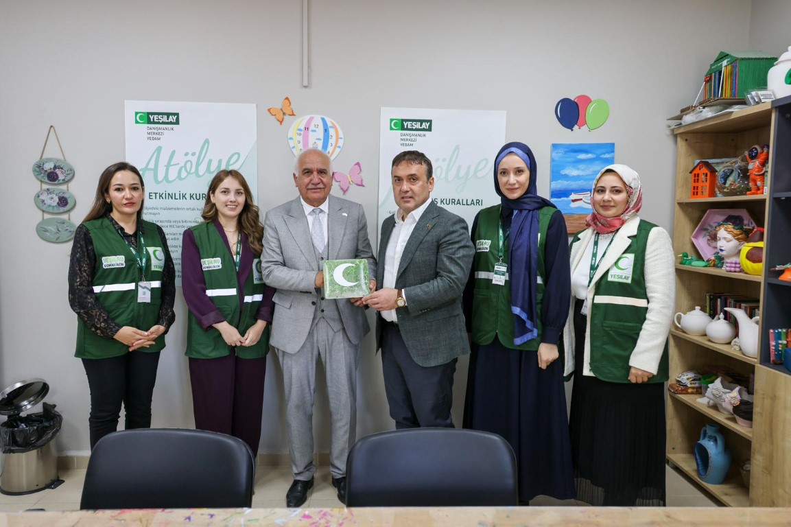 VALİMİZ SAYIN FAİK OKTAY SÖZER, TÜRK KIZILAY BİLECİK ŞUBESİ İLE YEŞİLAY DANIŞMANLIK MERKEZİ’Nİ ZİYARET ETTİ