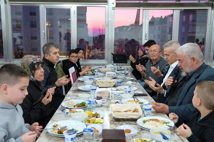 Valimiz Sayın Mehmet Fatih ÇİÇEKLİ Şehit Polis Aileleri Onuruna Düzenlenen İftar Programına Katıldı