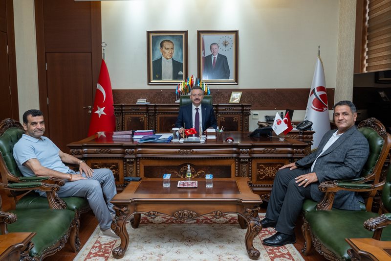 Aydın Muşlular Dernek Başkanı Orhan Aşık, Valimiz Sayın Hüseyin Aksoy'u ziyaret etti