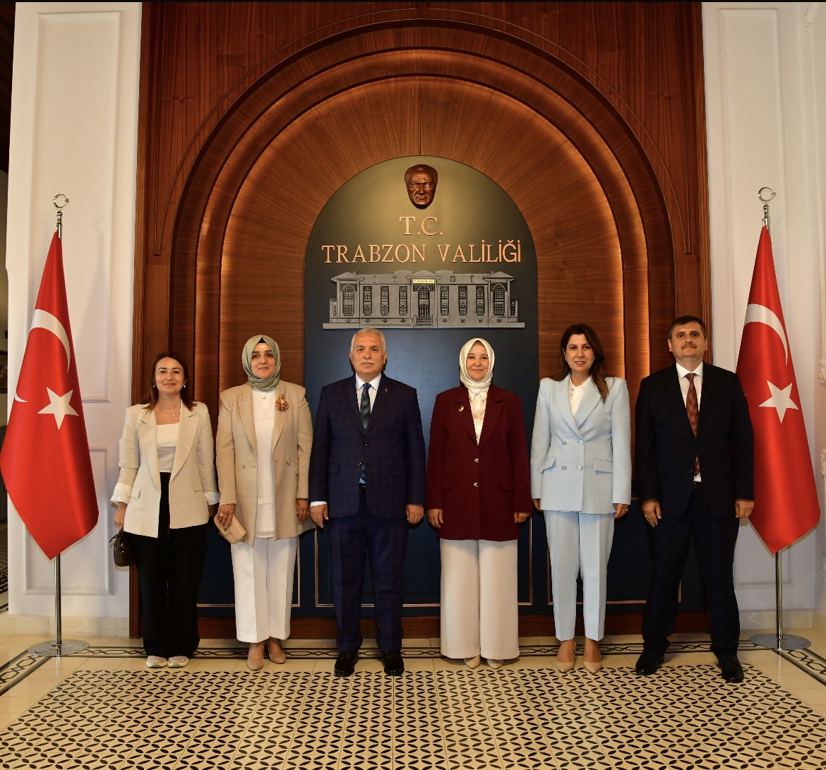 Vali Aziz Yıldırım, Bakan Yardımcısı Leman Yenigün İle Makamında Bir Araya Geldi