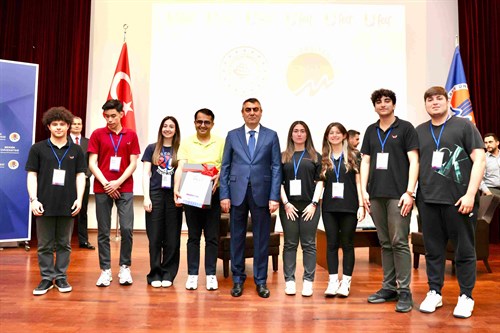VALİMİZ SAYIN ATİLLA TOROS, “AR-GE PROJE PAZARI 2025” SERGİ VE ÖDÜL TÖRENİNE KATILDI