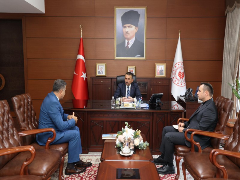 Vali Osman Hacıbektaşoğlu, Vali Yardımcısı Halis Hacıismailoğlu ile İl Kültür ve Turizm Müdürü Taner Dursun’u Kabul Etti