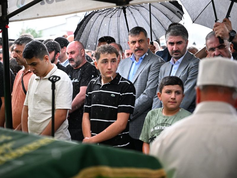 İçişleri Bakan Yardımcısı Karaloğlu ve Vali Çiftçi, Oltu’daki Maden Kazasında Hayatını Kaybeden İşçilerin Cenaze Törenine Katıldı