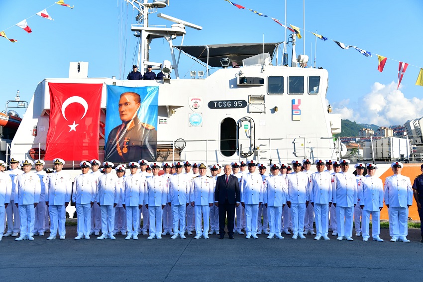 Vali Aziz Yıldırım’dan Sahil Güvenlik’e Kuruluş Yıl Dönümü Ziyareti