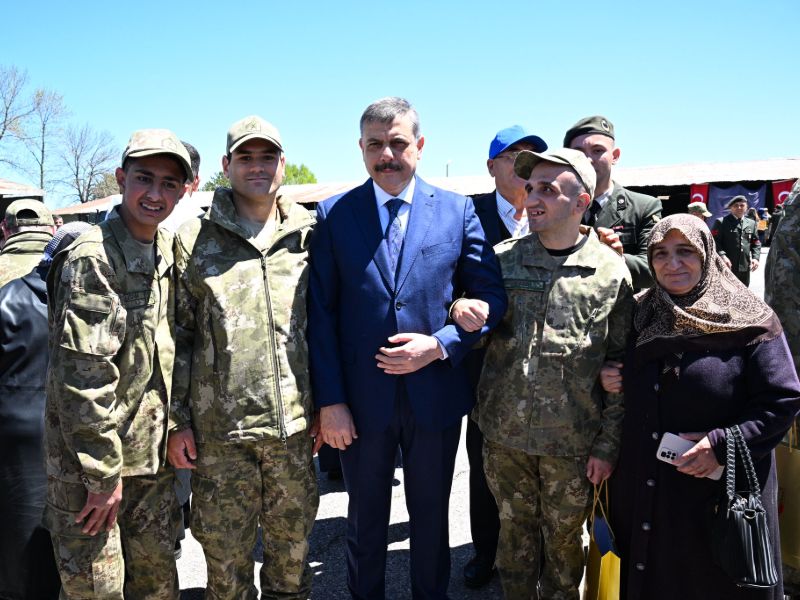Özel Bireyler Bir Günlüğüne Çakı Gibi Asker Oldu