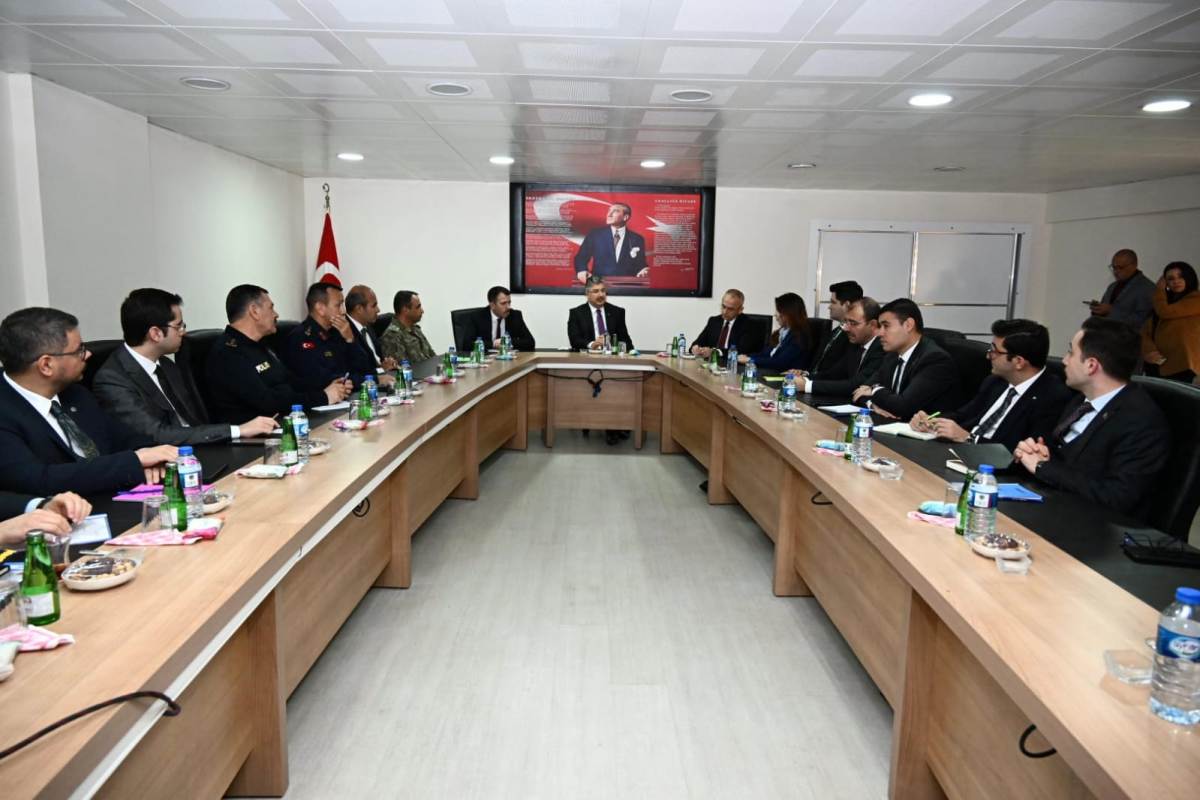 Bağımlılıkla Mücadele Toplantısı, Vali Dr. Erdinç Yılmaz Başkanlığında Düziçi İlçemizde Yapıldı