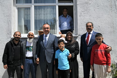 Vali Soytürk Solak Ailesini Ziyaret Etti