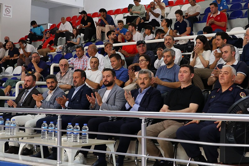 Valimiz Dr. Turan Ergün, Mehmet Sosanoğlu Uluslararası Güreş Turnuvası’na Katıldı