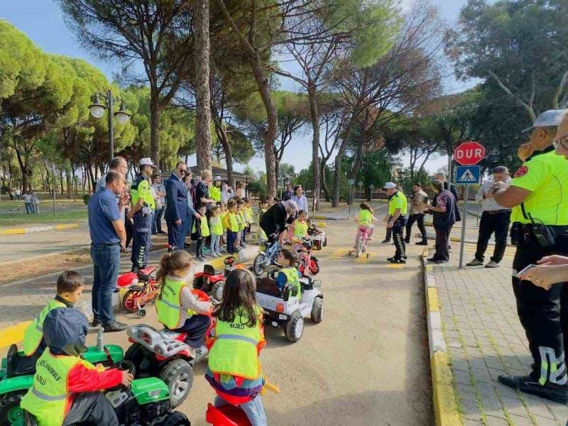 Nazilli'de Öğrenciler Trafik Dedektifi Oldu