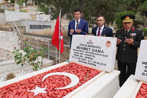 Şanlı Destanın Yıl dönümünde Aziz Şehitlerimiz Unutulmadı