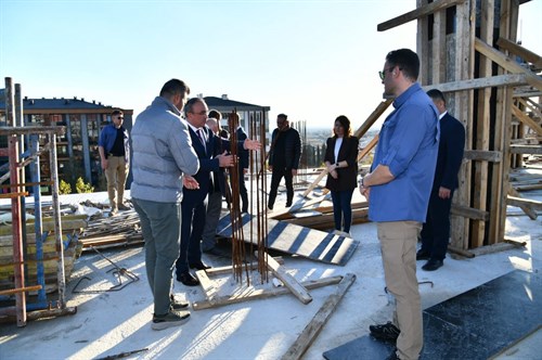 Vali Soytürk Yapımı Devam Eden Özel Eğitim Anaokulu İnşaatında İncelemelerde Bulundu
