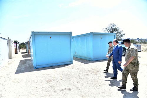 Vali Soytürk Çadır-Konteyner Kurulan Alanda İncelemelerde Bulundu