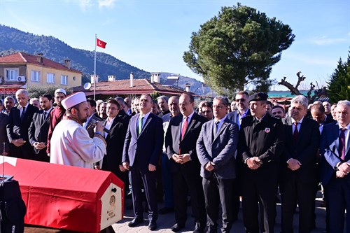 Valimiz Yakup Canbolat, Muğla Cumhuriyet Başsavcısı Oğuzhan Dönmez'in vefat eden babası Orhan Dönmez'in cenaze törenine katıldı