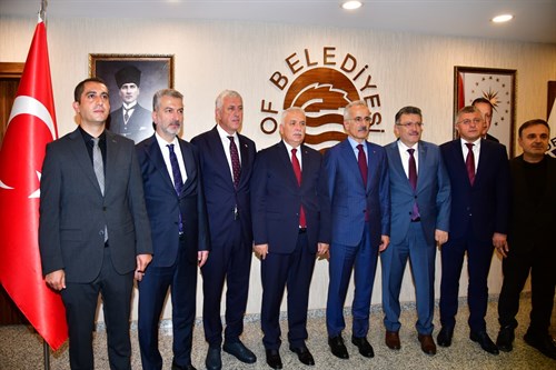 Bakan Uraloğlu ve Vali Yıldırım Of Belediyesini Ziyaret Etti
