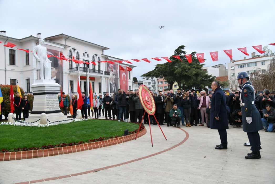 18 Mart Şehitleri Anma Günü ve Çanakkale Zaferi’nin 110. Yıldönümü Münasebetiyle Çelenk Sunma Töreni Yapıldı