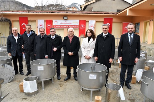 Gümüşhane’de çiftçilere yüzde 70 hibeli dut pekmezi ekipmanları dağıtıldı