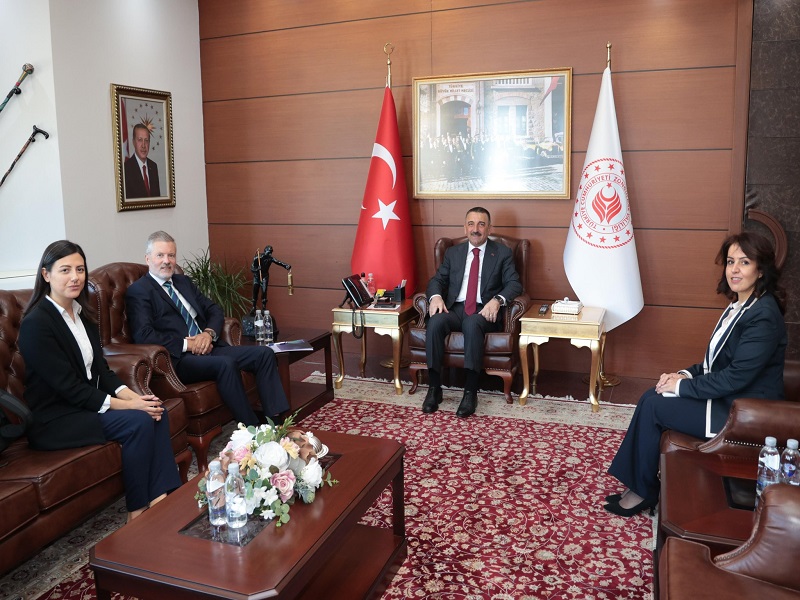Vali Osman Hacıbektaşoğlu, Norveç Krallığı Ankara Büyükelçisi Andreas Gaarder ve Ticaret Geliştirme Sorumlusu Deniz Yücedağ’ı Kabul Etti