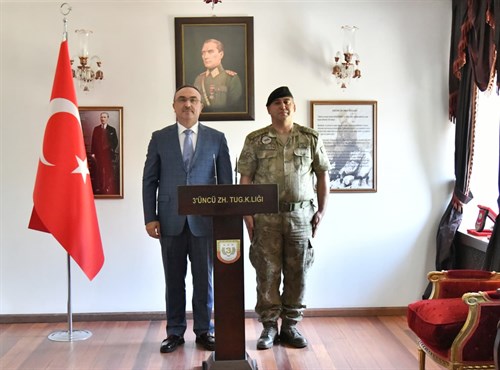 Vali Soytürk 3’üncü Zırhlı Tugay Komutanlığını Ziyaret Etti