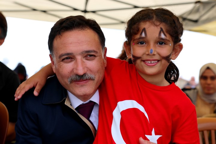 Vali Çiçek, Bünyan’da ERVA Spor Kulübü Etkinliğine Katıldı.