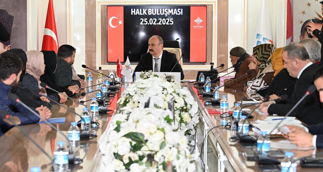 Valimiz, Halk Buluşmasında Vatandaşlarımızın Sorunlarını Dinledi