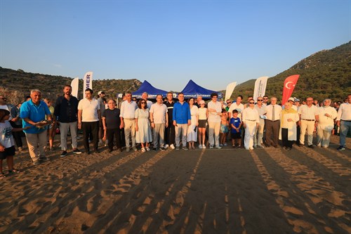 Valimiz Sayın Dr. İdris Akbıyık ve Eşi Sevim Akbıyık Hanımefendi, 7 Caretta Caretta ile 20 Yavru’nun Denizle Buluşma Törenine Katıldı