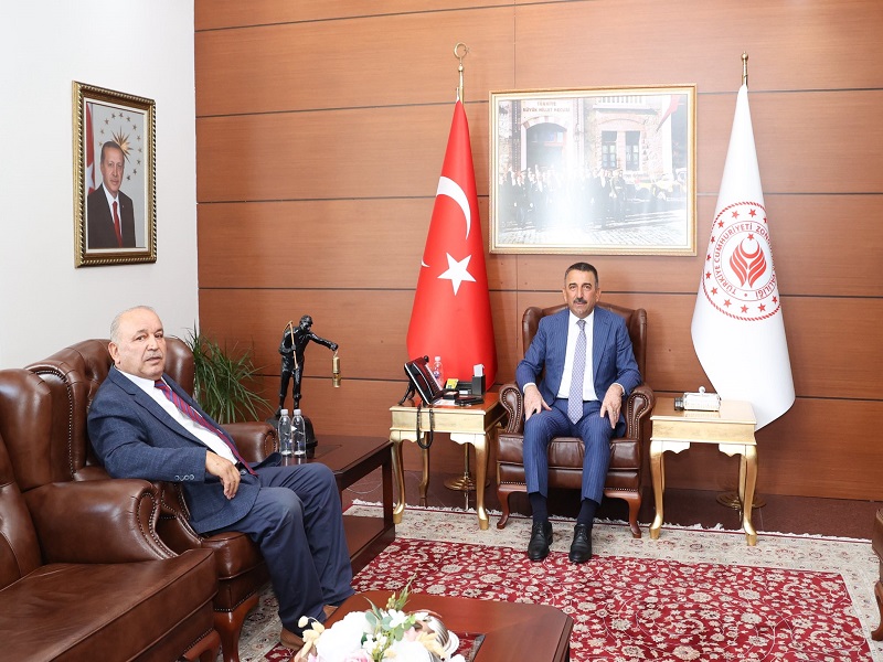 Şehit Aileleri Yardımlaşma ve Dayanışma Derneği Başkanı Mustafa Yorulmaz, Vali Osman Hacıbektaşoğlu'nu Ziyaret Etti