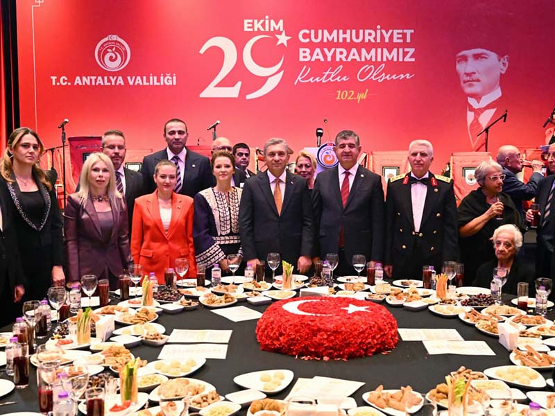 Vali Şahin: Cumhuriyeti Kuran Nesle Ne Kadar Şükran Duysak Azdır