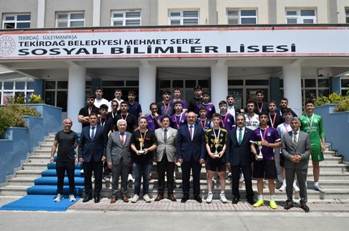 Vali Soytürk Sosyal Bilimler Lisesini Ziyaret Etti