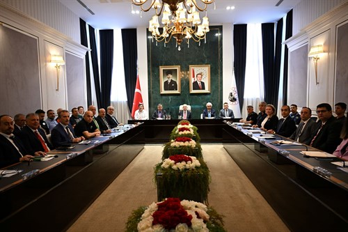 Kırklareli’nin huzuru, refahı ve aydınlık yarınları için gece gündüz demeden çalışıyor; attığımız her adımı hemşehrilerimizin mutluluğu için atıyoruz…