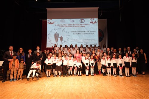 "ÇOCUKLARIN SESİNDEN CUMHURİYET KONSERİ" MİNİK SESLERİN ÇOŞKULU EZGİLERİYLE HALKIMIZLA BULUŞTU