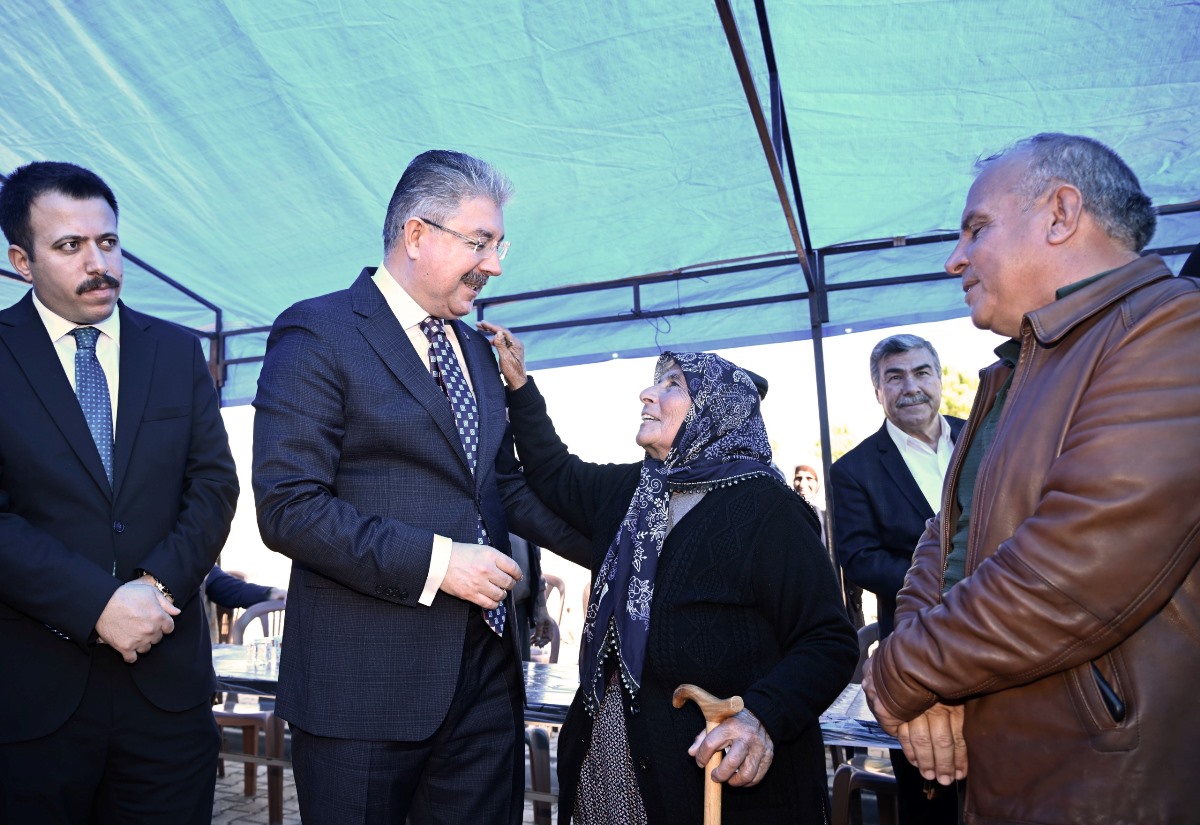 Düziçi İlçemizin Karagedik Köyünde Yapımı Tamamlanan 12 Köy Deprem Konutunun Anahtarları Vali Yılmaz tarafından Hak Sahiplerine Teslim Edildi