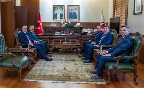Muharip Hava Kuvveti ve Garnizon Komutanı, Eskişehir Cumhuriyet Başsavcısı Valimiz Sayın Hüseyin Aksoy'u ziyaret etti.