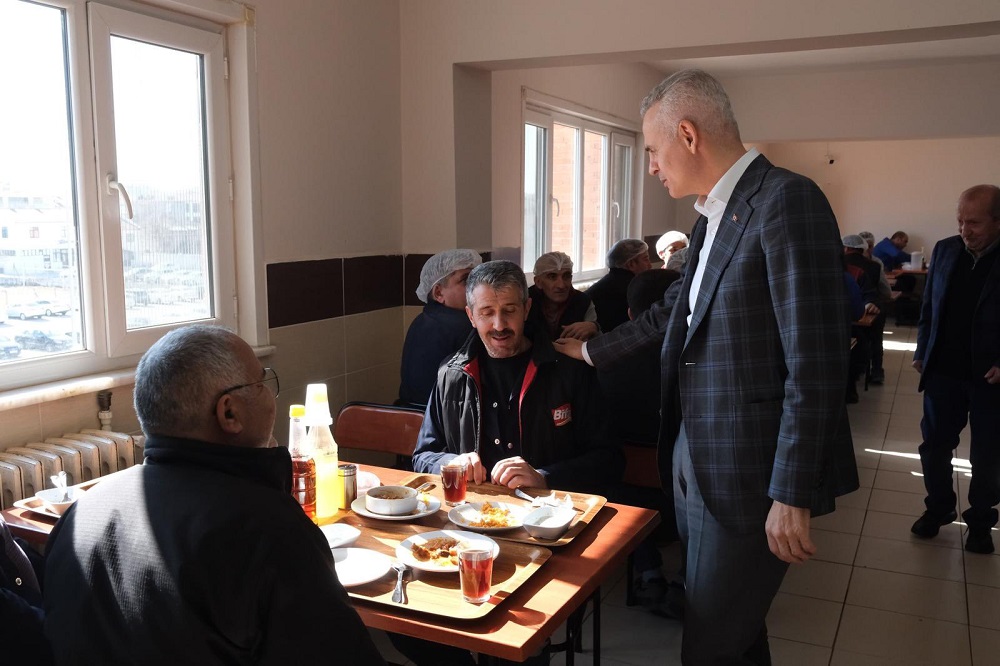 Valimiz Sayın Mehmet Fatih Çiçekli’den BİFA Bisküvi’ye Ziyaret