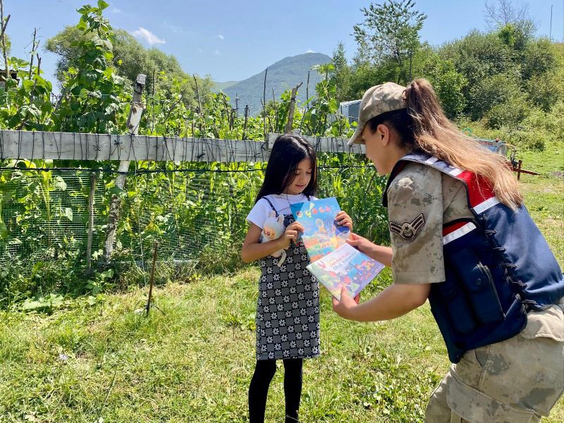 Ardahan'da Jandarma Ekipleri Çocuklarla Bir Araya Geldi