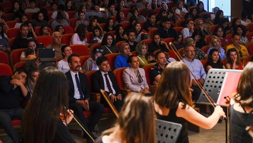 VALİ TÜLAY BAYDAR BİLGİHAN “SESLERLE YARINA” PROGRAMINA KATILDI