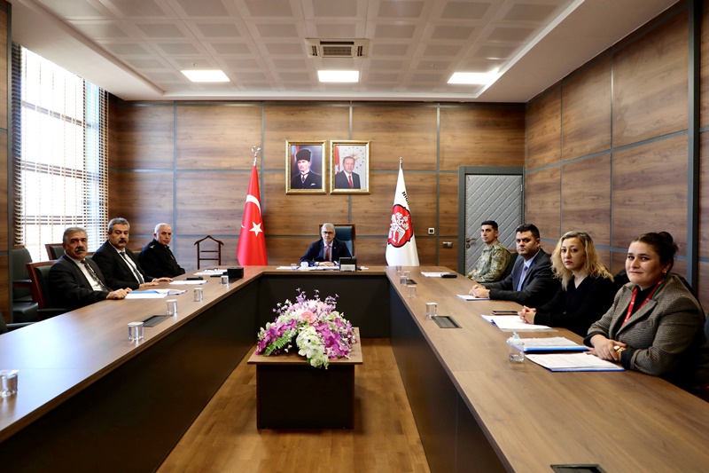 Valimiz Sayın Cahit ÇELİK başkanlığında, Niğde 2025–2028 Kadının Güçlenmesi İl Eylem Planı Toplantısı Yapıldı