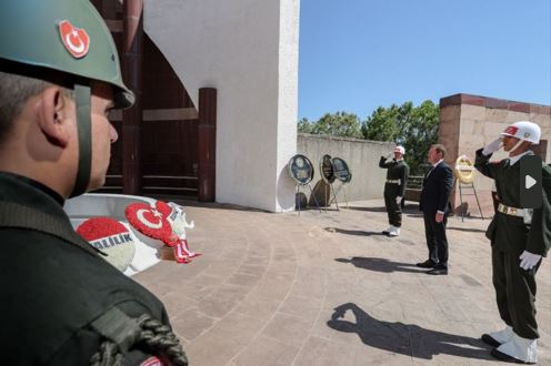3. Cumhurbaşkanı Celal Bayar, Vefatının 39. Yılında Kabri Başında Anıldı