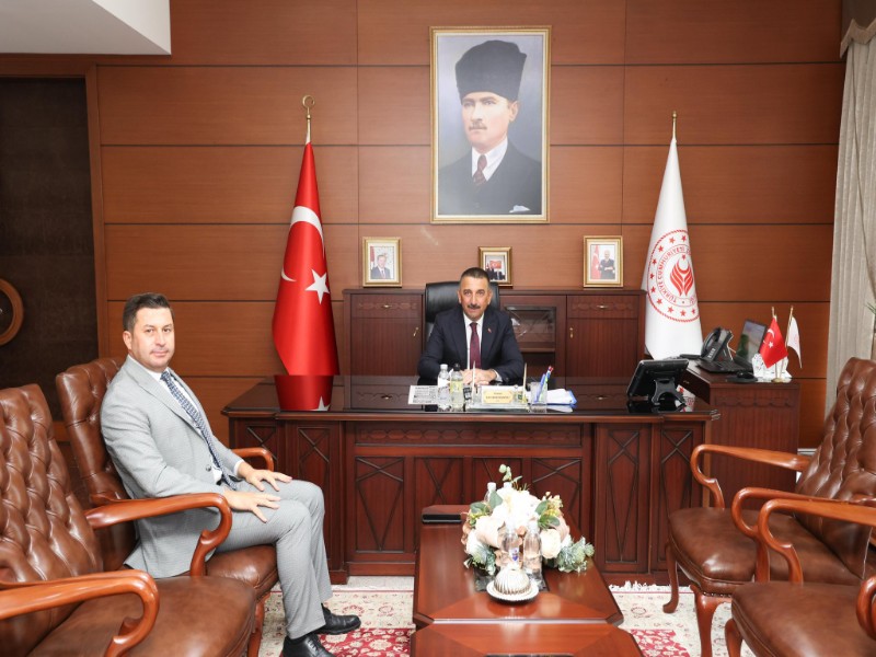Vali Osman Hacıbektaşoğlu, Kilimli Belediye Başkanı Kamil Altun’u Kabul Etti
