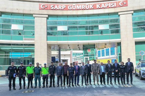 Valimiz Sayın Dr. Turan Ergün, Sarp Sınır Kapısı’nda İncelemelerde Bulundu