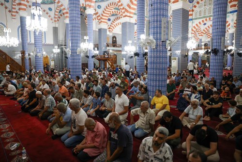 VALİMİZ SAYIN ATİLLA TOROS, MEVLİT KANDİLİ VESİLESİYLE HZ. MİKDAT (MUĞDAT) CAMİİ'NDE İL MÜFTÜLÜĞÜ TARAFINDAN DÜZENLENEN KANDİL PROGRAMINA KATILDI