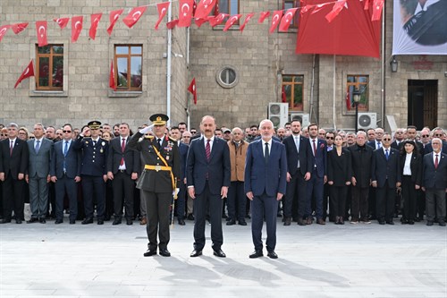 Cumhuriyetimizin 102. Yılında Çelenk Sunma, Şehitlerimizi Anma ve Fidan Dikim Programları Düzenlendi