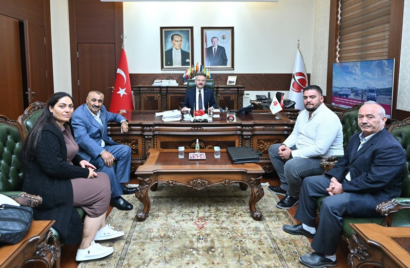Eskişehir Romanlar Eğitim, Kültür, Araştırma Derneği Başkanı Mehmet Bakırcı ve Yönetim Kurulu Üyelerini kabul etti.