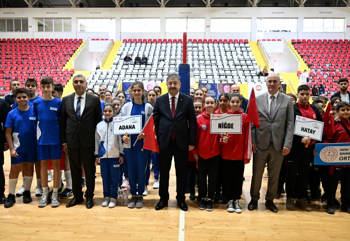 2024-2025 Eğitim ve Öğretim Yılı Okul Sporları Küçükler (Erkek-Kız) Voleybol Yarı Final Müsabakaları Açılış Programıyla Başladı