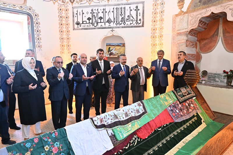 Millî Eğitim Bakanı Prof. Dr. Sayın Yusuf Tekin ve Valimiz Sayın Hüseyin Aksoy, Seyid Sultan Sücaaddin Veli'yi Anma Etkinliklerine Katıldı.