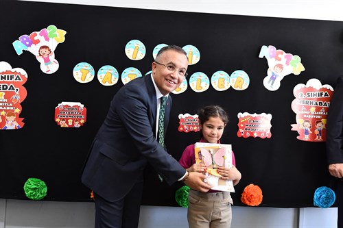 Gaziantep'te 2024-2025 Eğitim-Öğretim Yılı Karne Töreni Heyecanı
