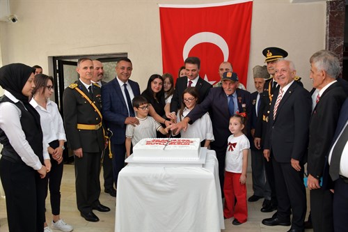 30 Ağustos Zafer Bayramı’nın 103. Yıldönümü Kabul Töreni Valilik Fuaye Alanında Gerçekleştirildi