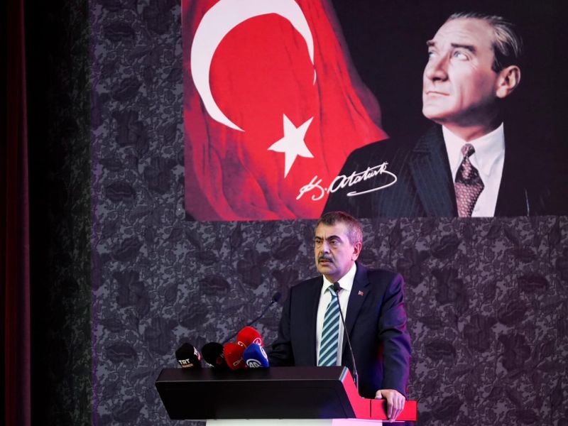 Millî Eğitim Bakanı Yusuf Tekin ve Vali Mustafa Çiftçi, İlçe Millî Eğitim Müdürleri Toplantısına Katıldı