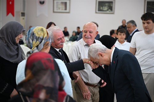 Vali Turan, 15 Temmuz anma etkinlikleri kapsamında şehit ailelerimiz ve kahraman gazilerimizle bir araya geldi…