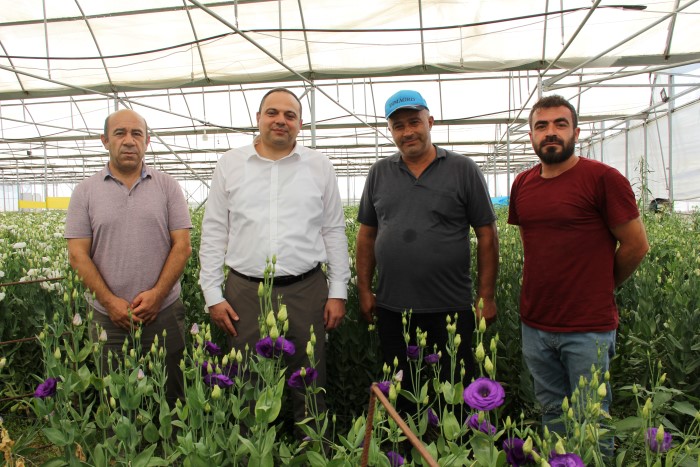 Kaymakamımız Remzi DEMİR, “Erbaa Çiçeklerle Güçlensin” projesi kapsamında kurulan uygulama çiçek serasında incelemelerde bulundu.
